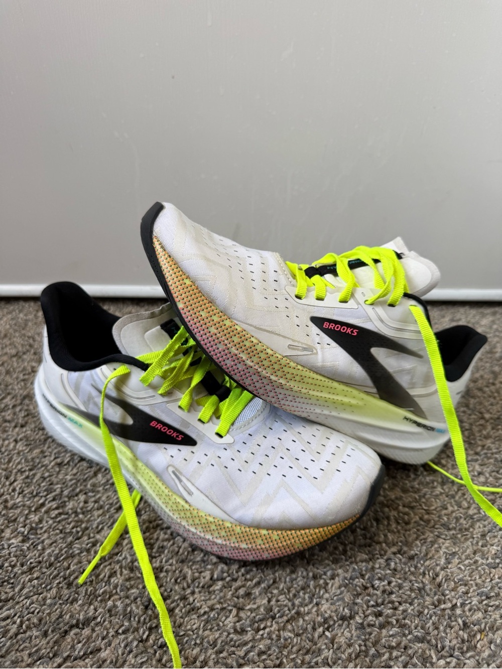 Brooks White Running Shoes with Neon Yellow Laces and Multicolor Gradient
